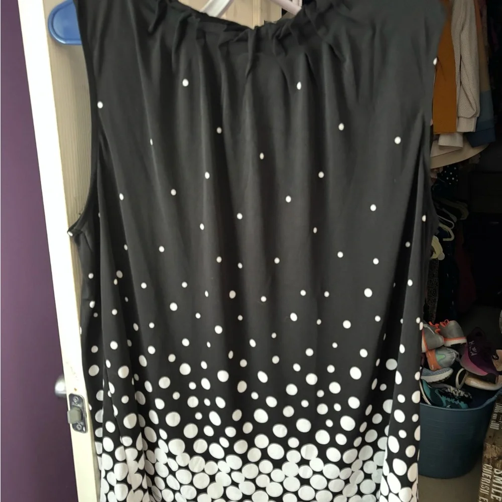 Black and White Polka Dot Sleeveless Top - Picture 2 of 8